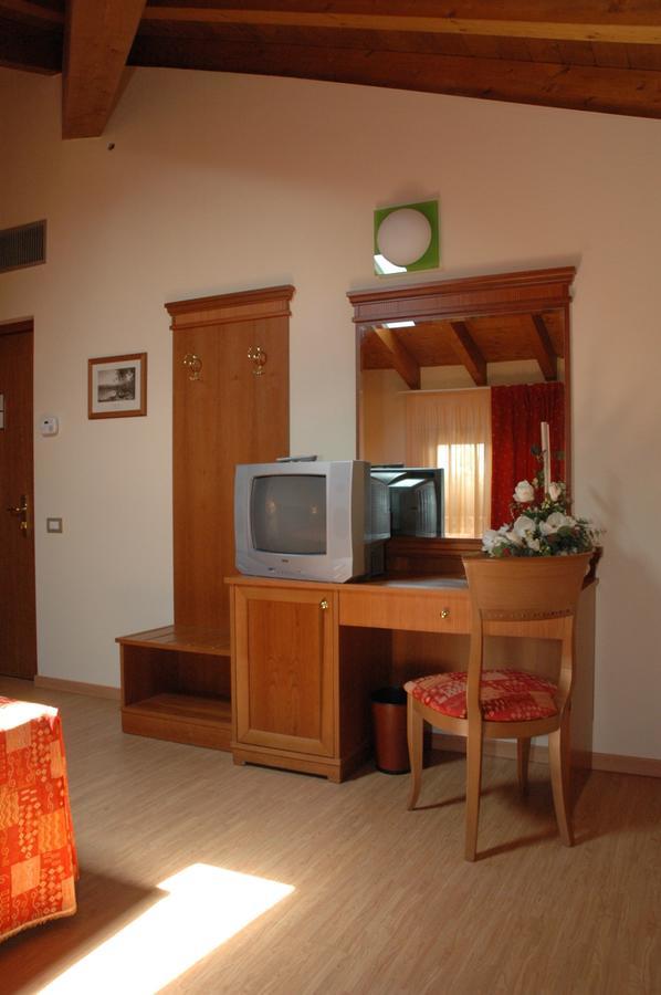 Hotel Il Borghetto Bariano Exterior foto