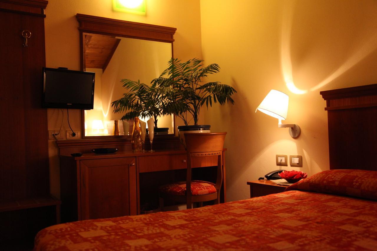 Hotel Il Borghetto Bariano Exterior foto